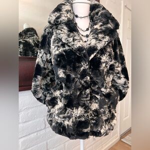 Chaus Faux Fur One Snap Front Close Jacket Size Large
